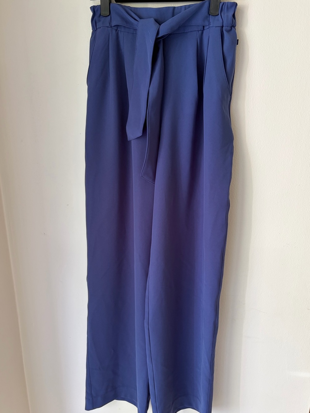 4. Size 4 LULULEMON Blue-Purple Fancy Straight Leg Pants W/ Front Tie